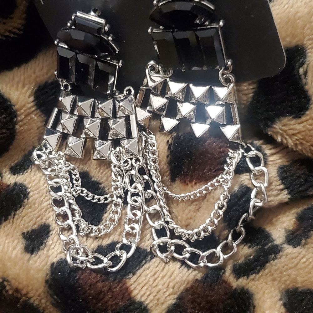 Earrings bracelet and necklace earrings set